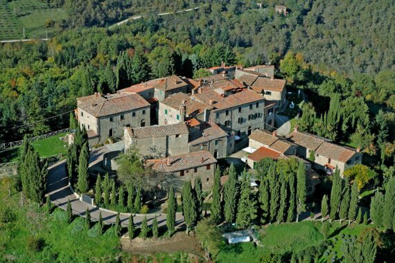 Il borgo di STARDA e il suo castello (Siena)
